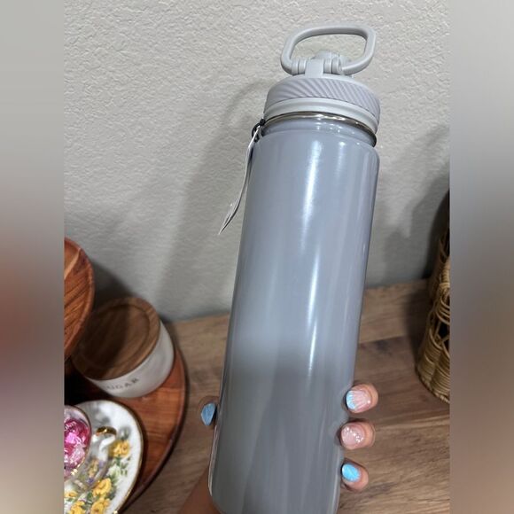 - New Lululemon Back to Life Sport Bottle - Picture 3 of 3